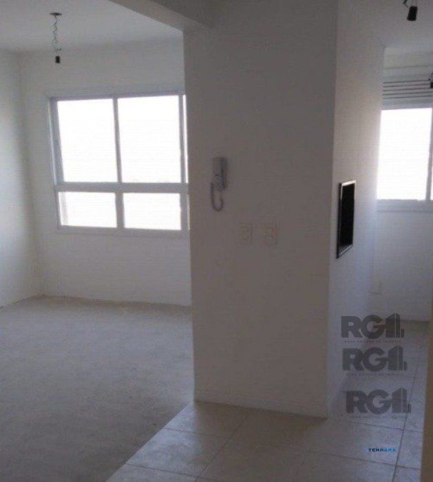 Apartamento com 75m² privativos, 3 dormitórios sendo 1 suíte, living dois ambientes, imóvel arejado e iluminado.