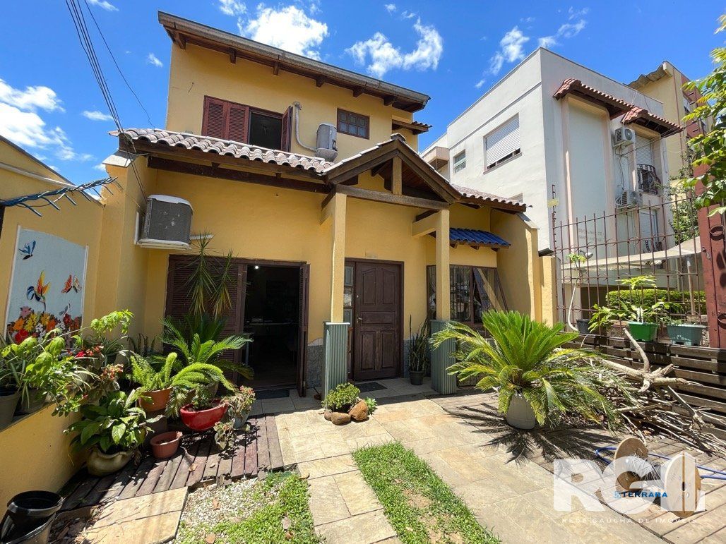 Casa 4 quartos à venda, 180m², Santo Antônio - Porto Alegre