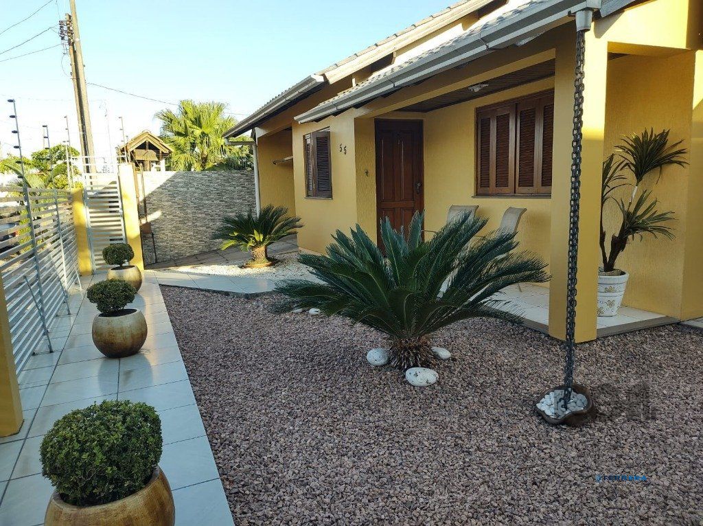 Casa para Venda - 204m², 4 dormitórios, 3 vagas - Scharlau