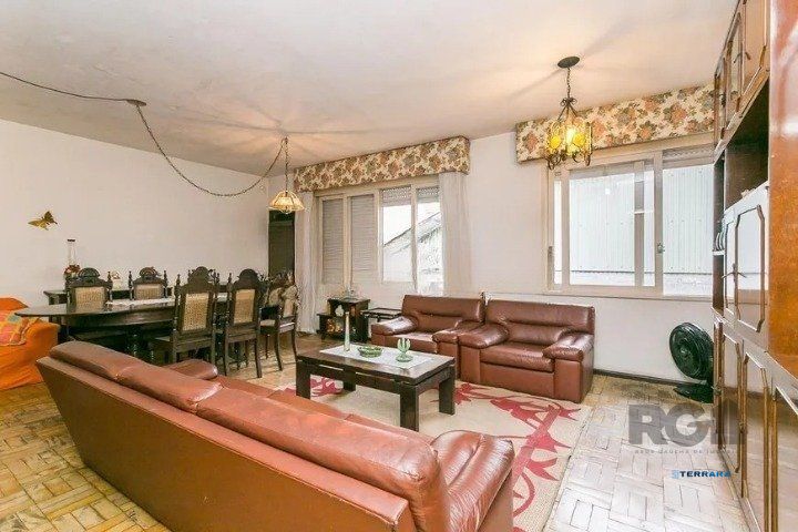 Casa Residencial ou comercial com 4 dormitórios, 2 banheiros