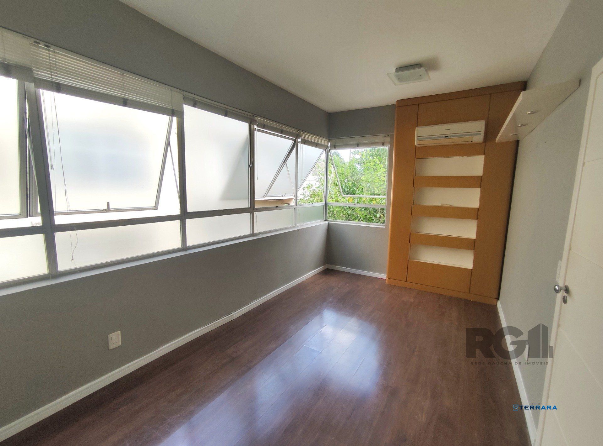 Conjunto/Sala para Venda - 31.9m², 0 dormitórios, Petrópolis