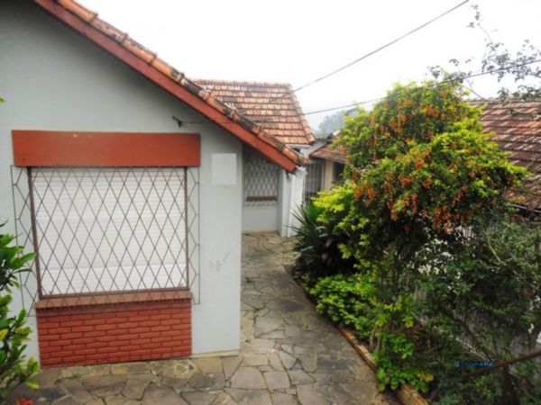 Casa 3 dormitórios perto da PUC/Cristiano Fischer