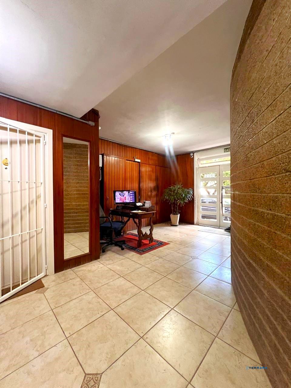 HALL E PORTARIA DO PRÉDIO
