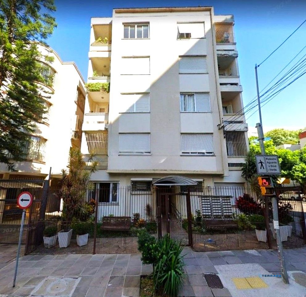 Apartamento 3 dormitórios  reformado e semi mobiliado no coração do Bom Fim