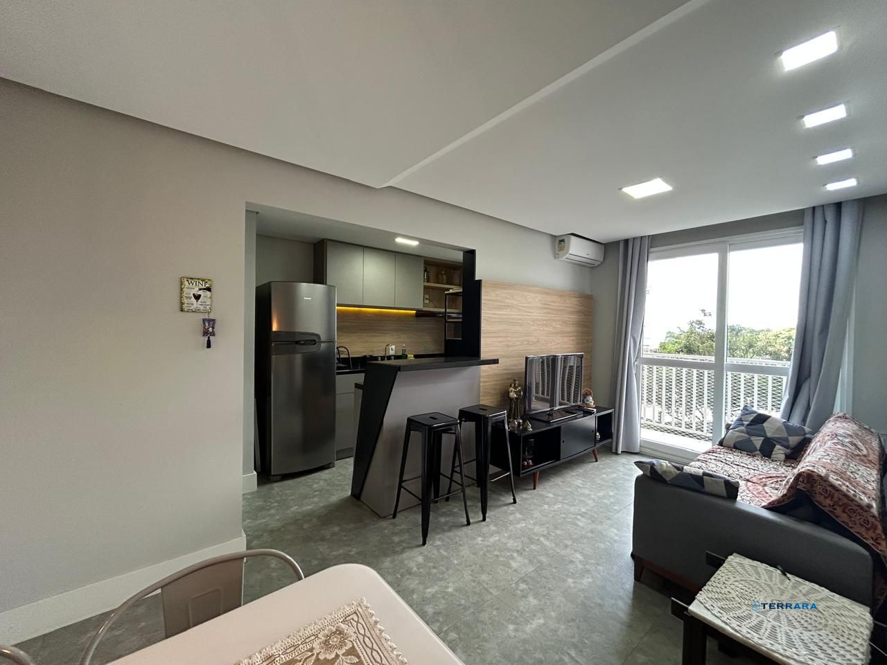 Lindo apartamento semi mobiliado, infra completa e a apenas 4 min do Iguatemi