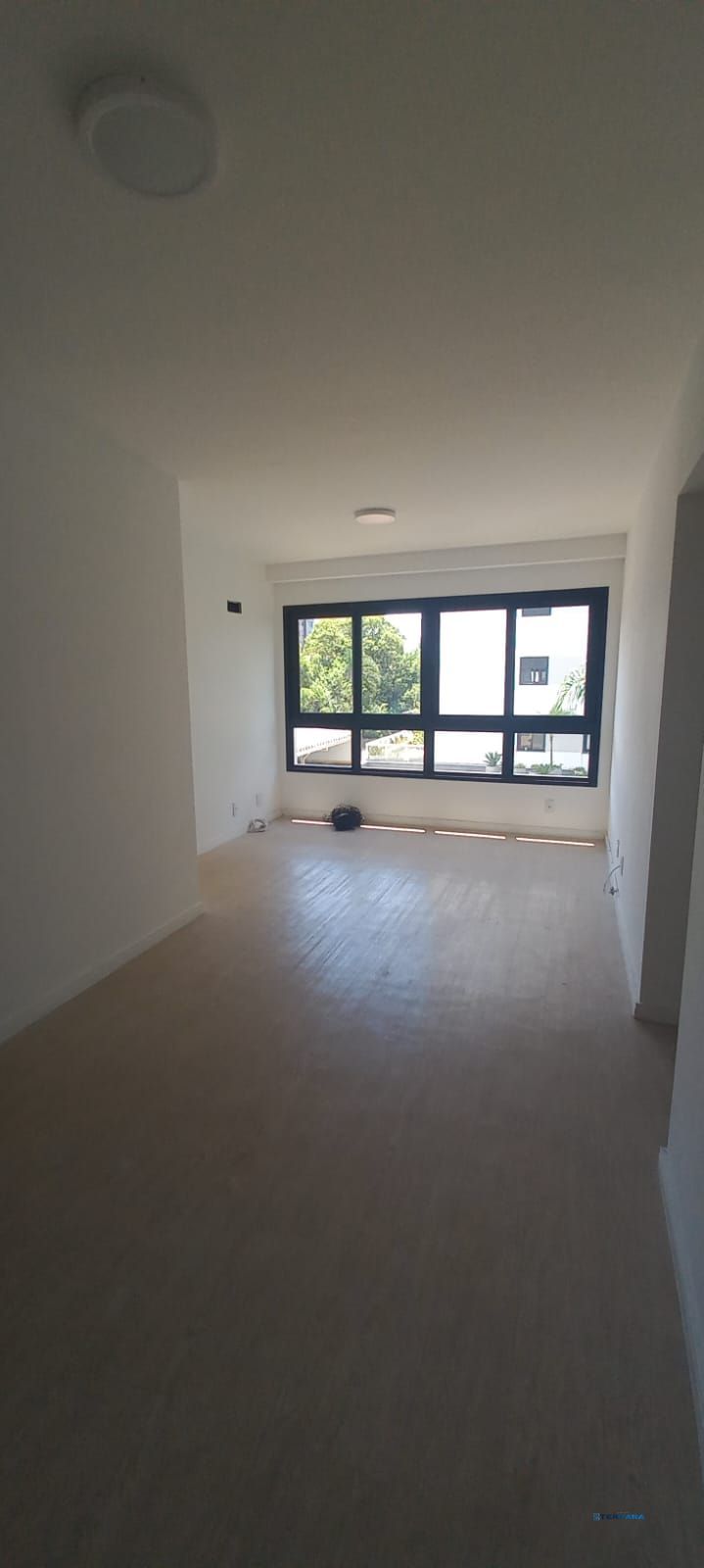 APARTAMENTO 02 DORMITÓRIOS , SUÍTE E VAGA COBERTA