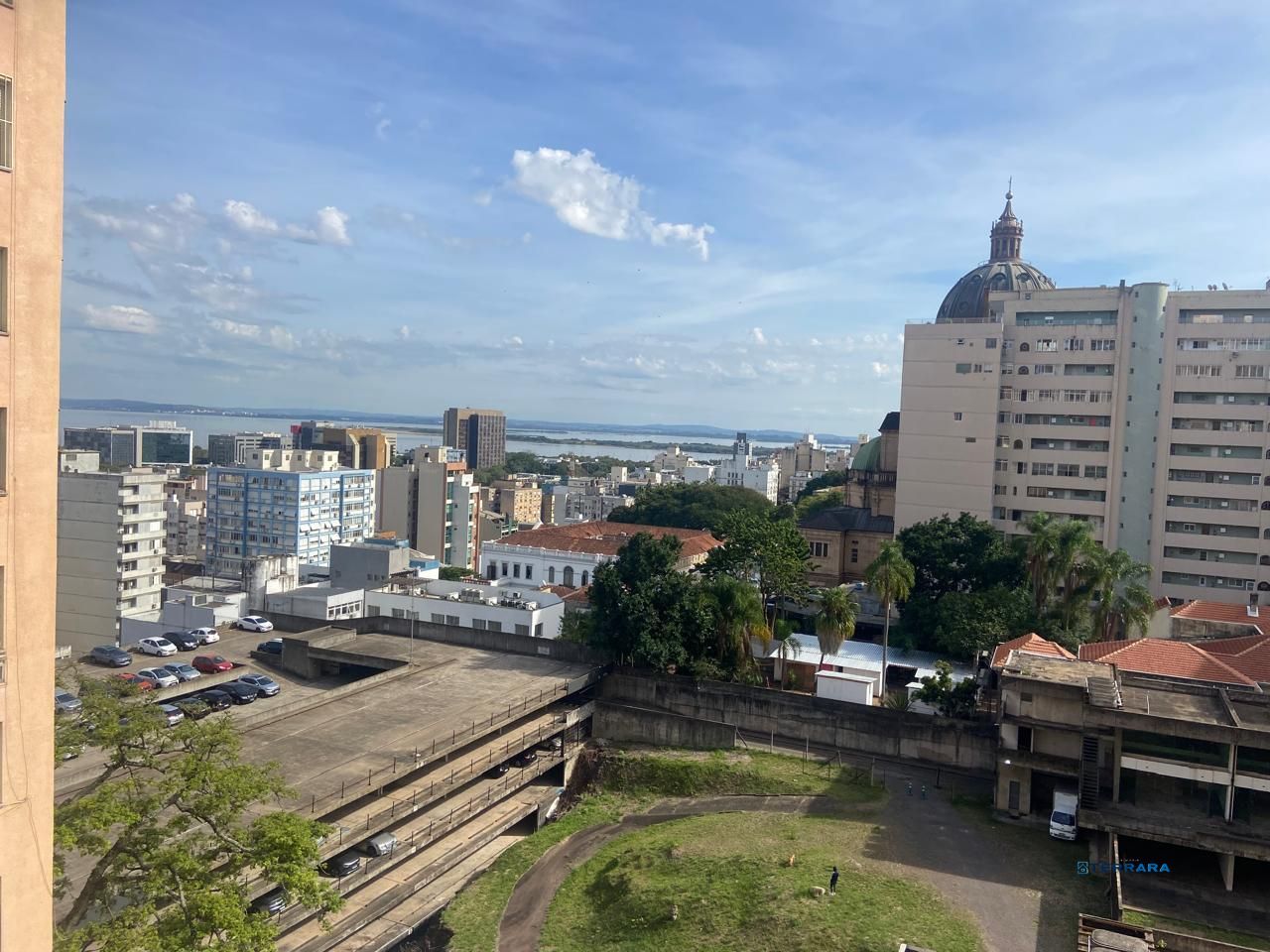 Apartamento com vista para o Guaíba com 4 quartos, portaria e elevador no Centro Histórico