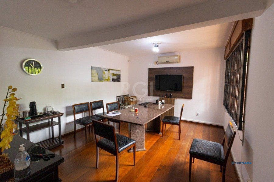 Casa para Venda - 500m², 4 dormitórios, sendo 1 suites, 5 vagas - Boa Vista