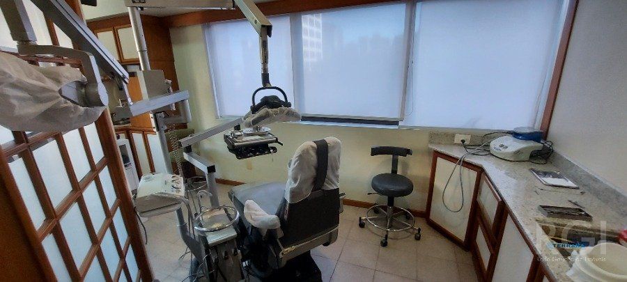Sala Comercial, 3 salas, à venda, 42 m², Rio Branco - Porto Alegre — foto 2