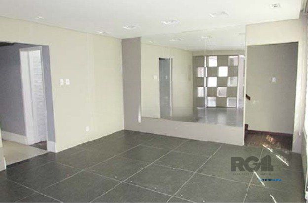 Prédio Comercial, à venda, 430 m², Navegantes - Porto Alegre — foto 2