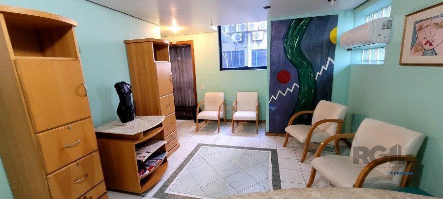 SALA AMPLA COM 73M² PRIVATIVOS, CENTRO PORTO ALEGRE, GARAGEM, ELEVADOR