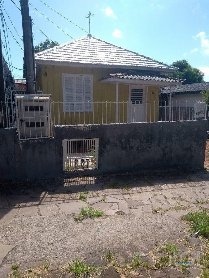 terreno limpo , casa demolida