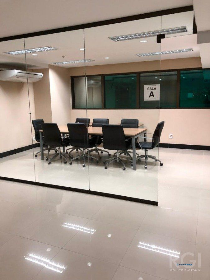 Sala Comercial à venda, 52m², Santa Maria Goretti - Porto Alegre