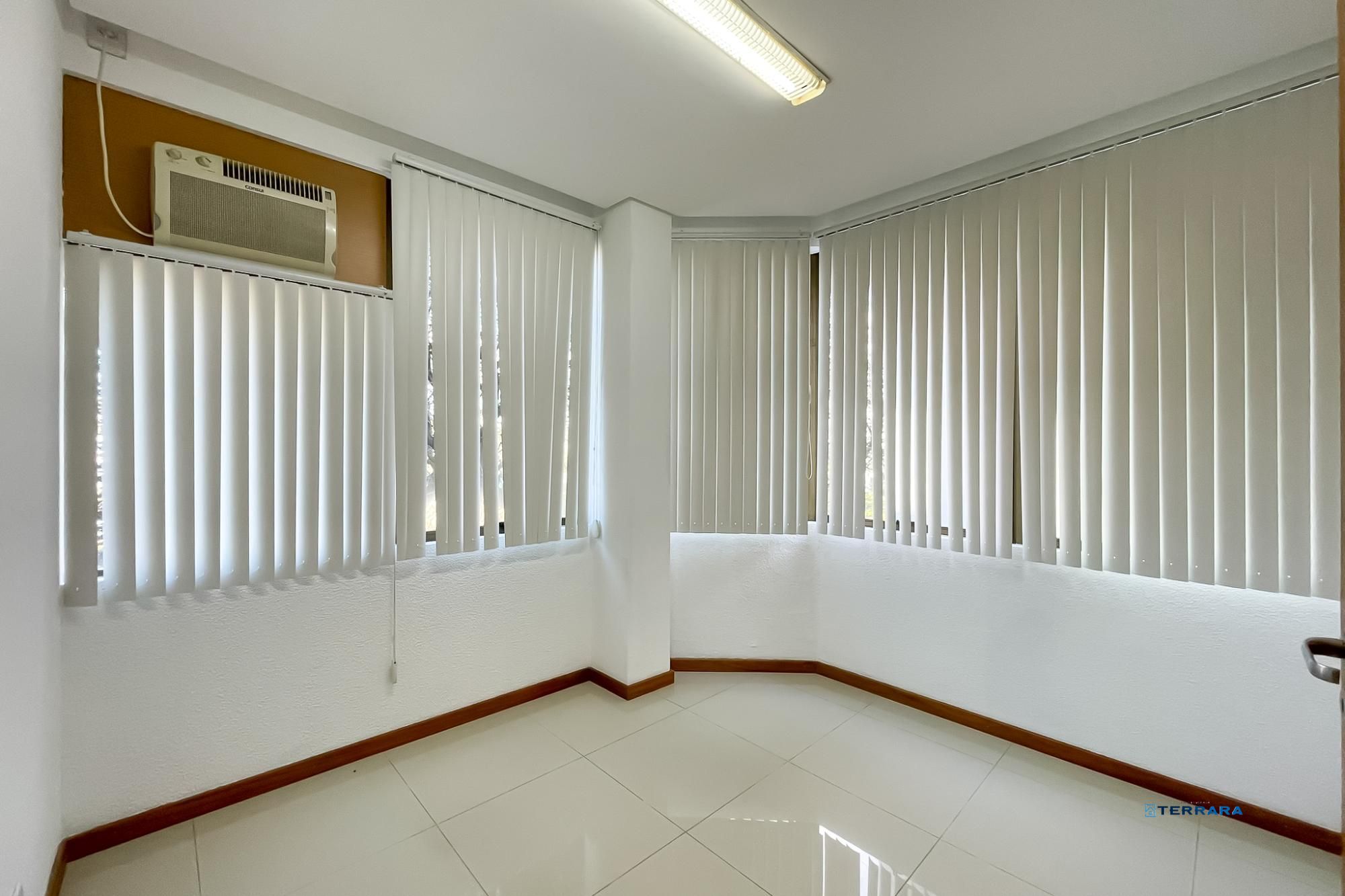 Sala comercial, 2 salas, à venda, 111 m², Santana - Porto Alegre — foto 3