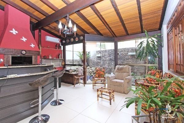 Excelente casa de 189m² com 3 dormitórios.
