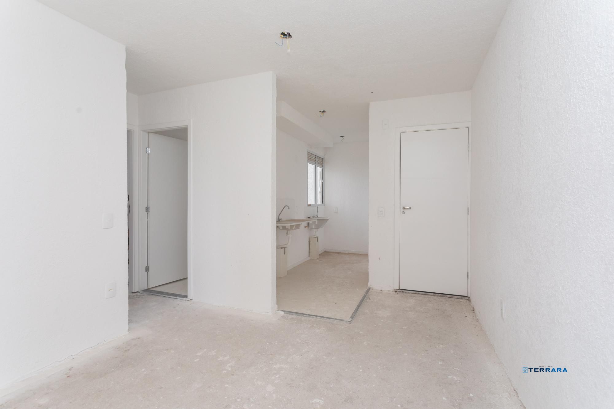 Apartamento á venda de 2 dormitórios no Bairro Protásio Alves.