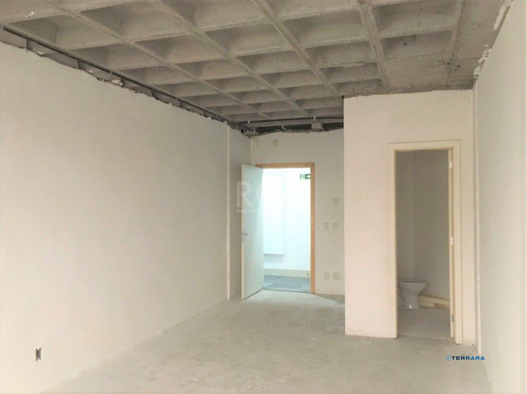 Sala Comercial, à venda, 32 m², Chácara das Pedras - Porto Alegre — foto 2