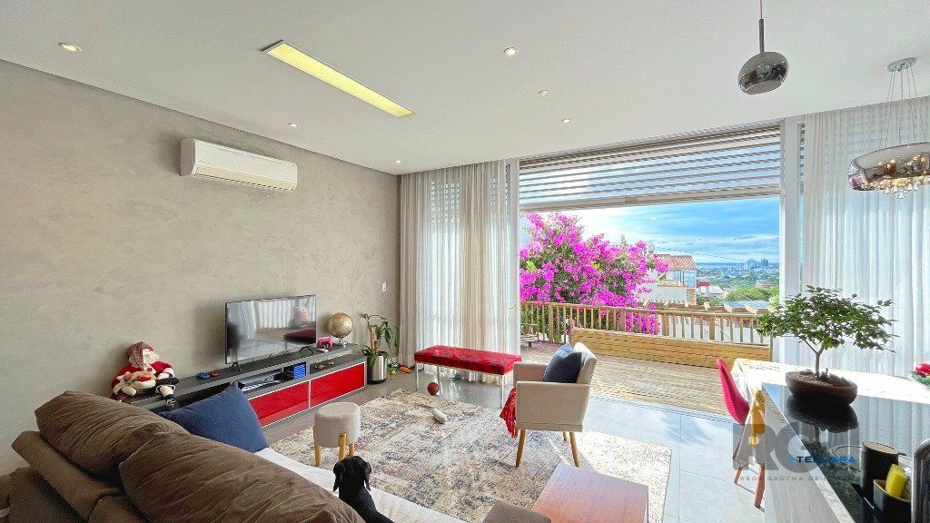 Casa 3 quartos à venda, 197m², Vila Nova - Porto Alegre