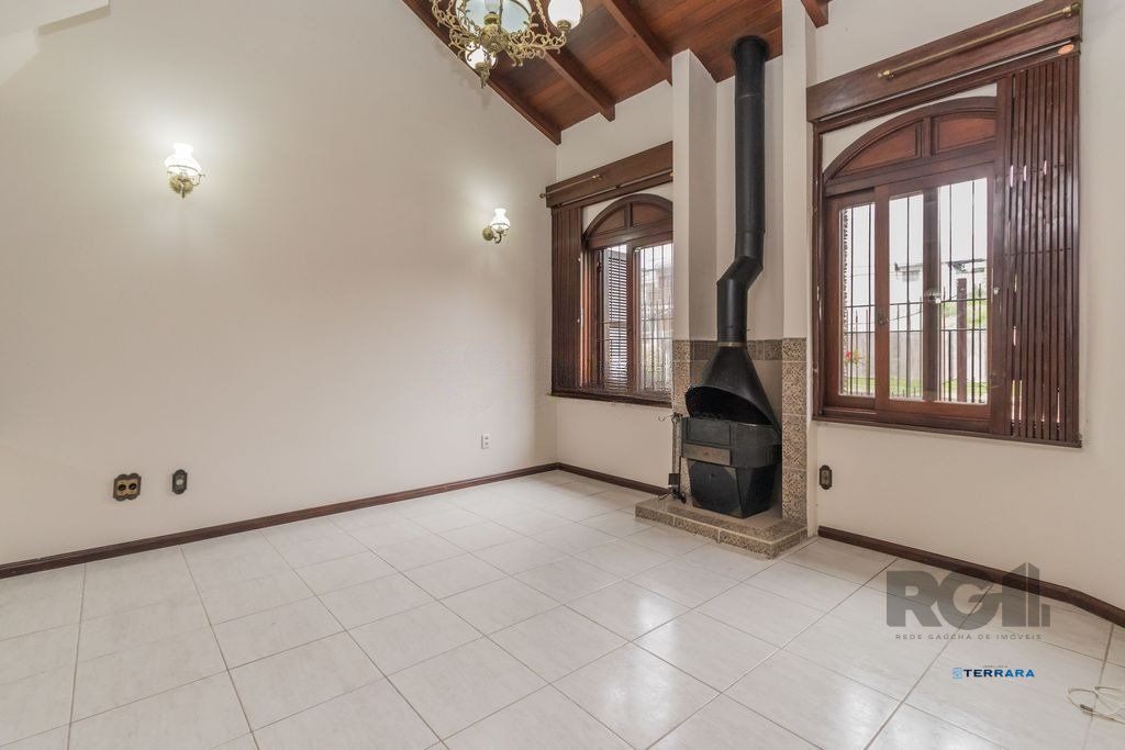 Casa com 287m², 5 dormitórios, piscina, 4 vagas no bairro Jardim Itu