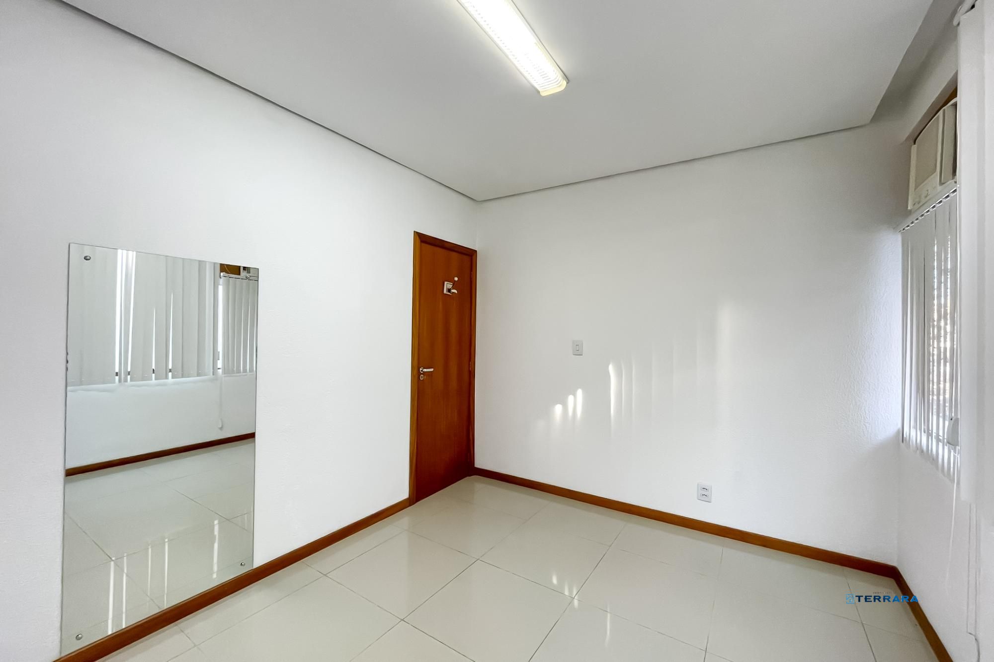 Sala comercial, 2 salas, à venda, 111 m², Santana - Porto Alegre — foto 4