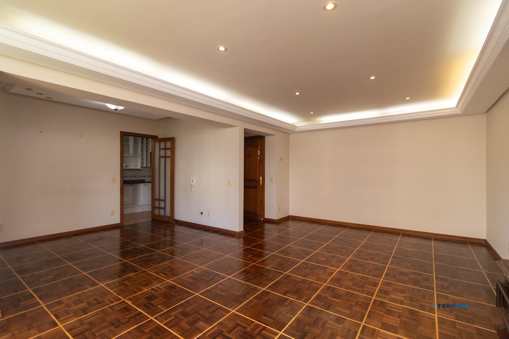 Apartamento de 03 dormitorios com suite e vaga coberta no bairro Menino Deus