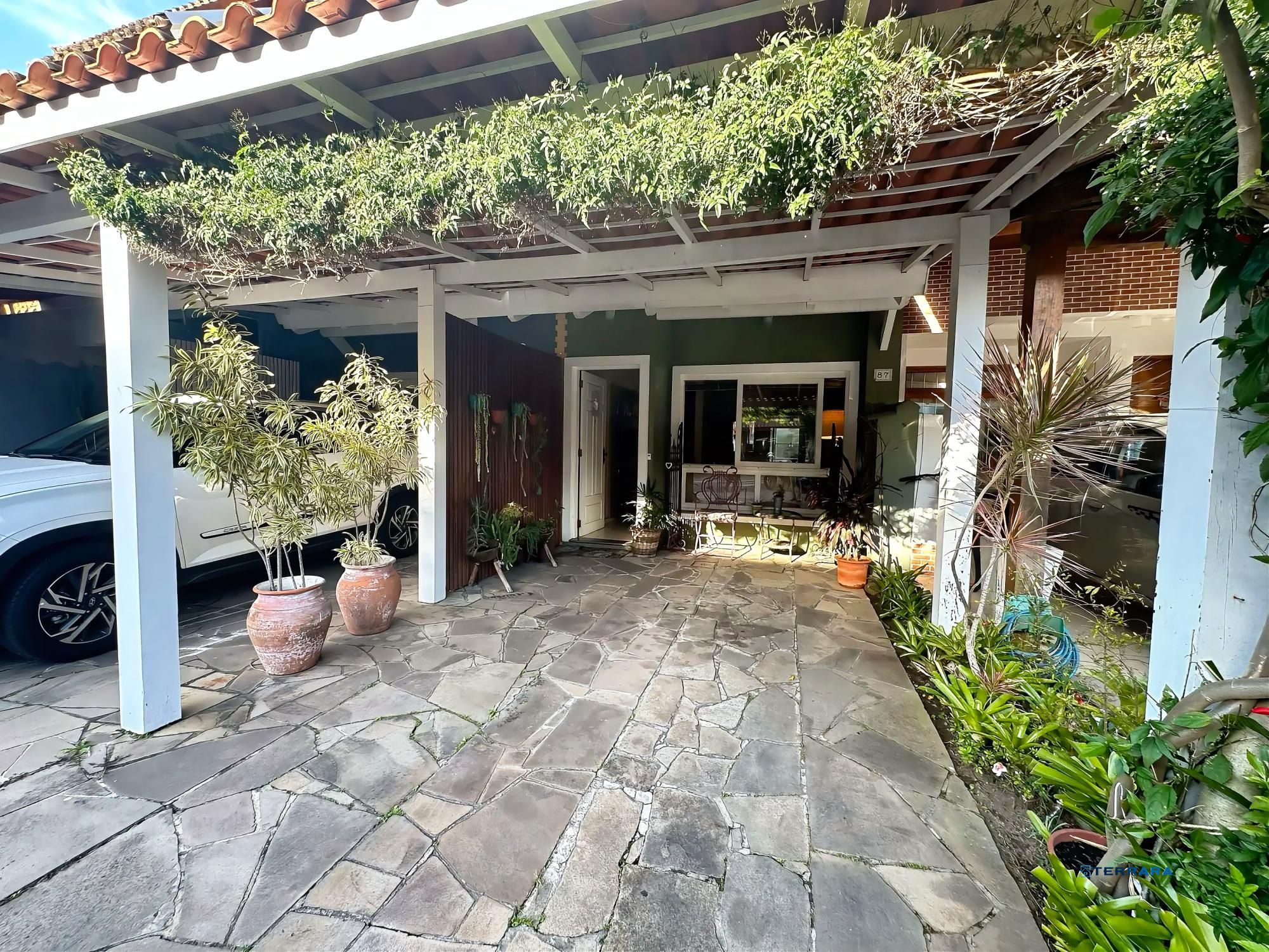 Casa no Condomínio La Fuente