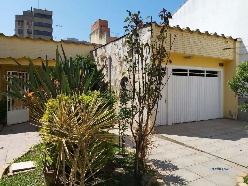 Casa com 4 dormitórios no bairro Passo da Areia