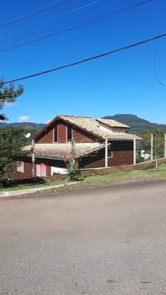 Casa para Venda - 160m², 2 dormitórios, 3 vagas - Colinas Verdes