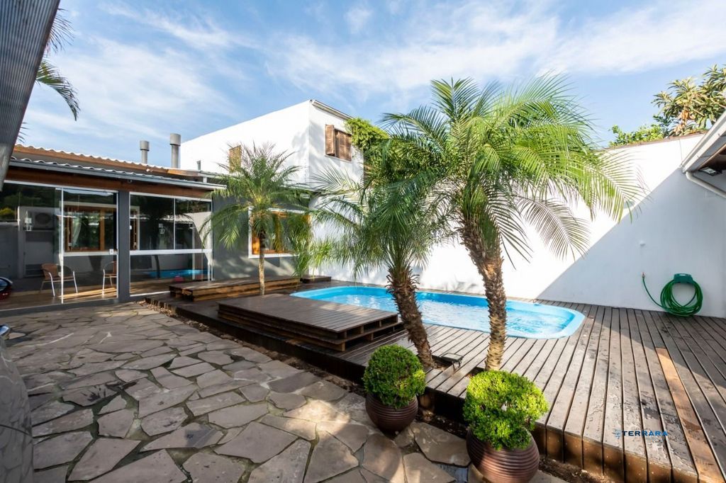 Casa de 2 dormitórios à venda no Bairro na Lomba do Pinheiro - Porto Alegre
