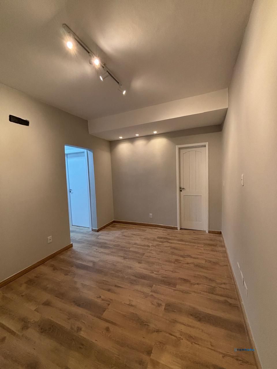 Apartamento terreo com vaga de garagem no bairro Bom Fim- Porto Alegre/RS.