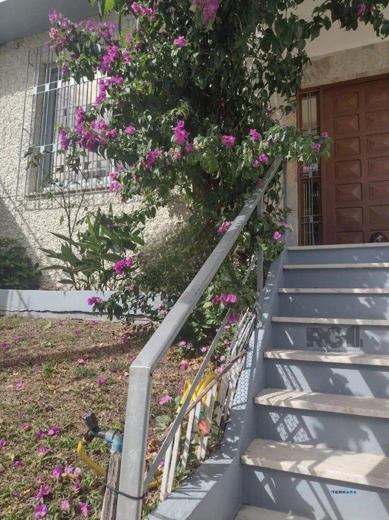Casa de 2 dormitórios, bairro Vila Ipiranga
