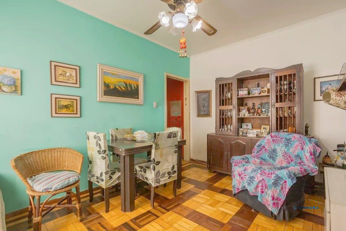Apartamento de 2 dormitorios no bairro Petrópolis, Porto Alegre