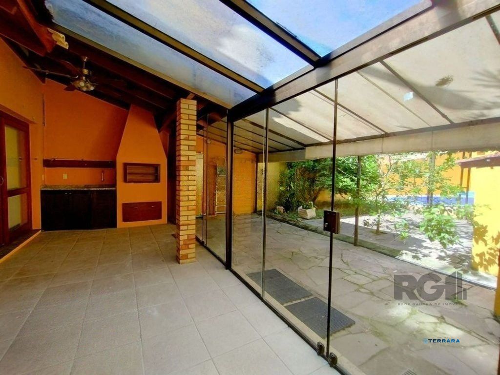 Casa de 3 dormitórios no bairro Ipanema - Porto Alegre