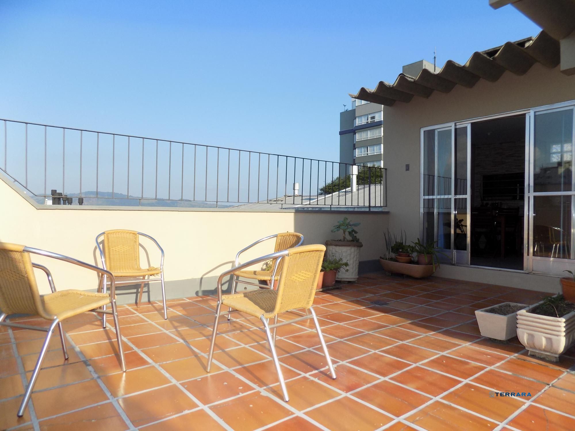 Cobertura 150m² - 3 dormitórios, 2 vagas no bairro Petrópolis