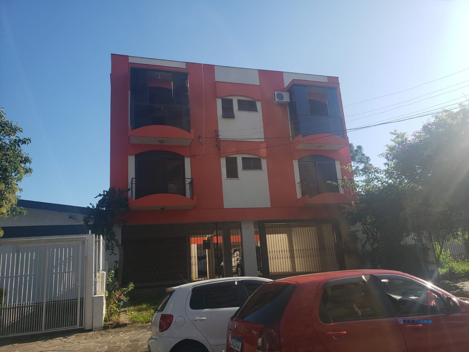 Vista Frontal do prédio