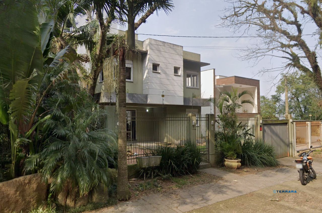 Casa 367m², 3 dormitórios, 4 vagas no bairro Ipanema