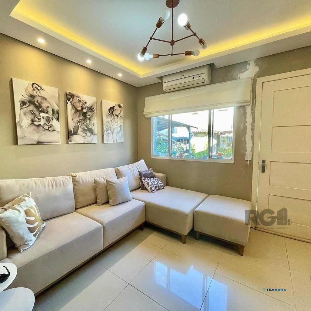 Casa em condomínio fechado - 70m², 2 dormitórios, 1 vaga de garagem no bairro Humaitá