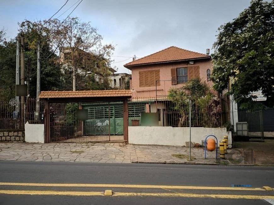 Casa para Venda - 200m², 5 dormitórios, sendo 1 suites, 4 vagas - Glória