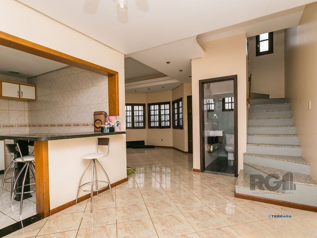 Casa de 3 dormitórios,  no bairro Campo Novo