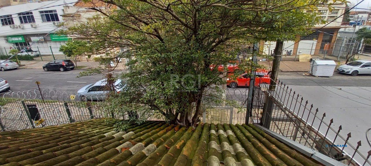 Sobrado para Venda - 110m², 4 dormitórios, sendo 1 suites, 2 vagas - Floresta
