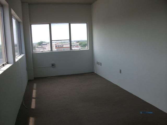 Sala Comercial, 1 sala, à venda, 30 m², Sarandi - Porto Alegre — foto 2