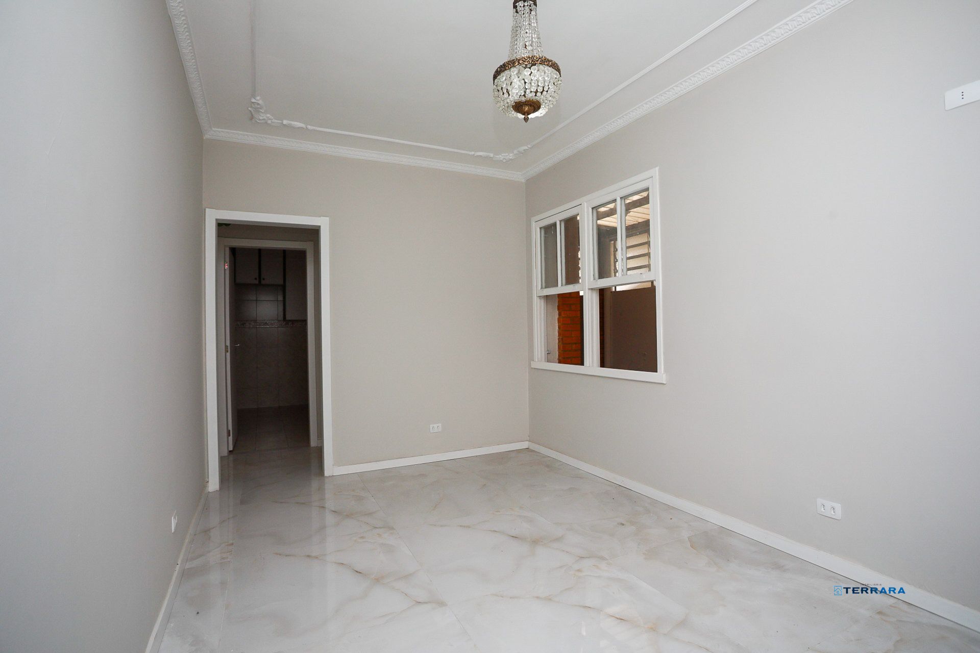 Apartamento Amplo no Menino Deus – 2 Dormitórios, 2 Banheiros e Churrasqueira