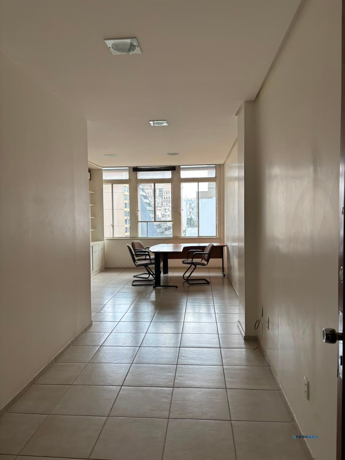 Não Perca!!! Excelente Conjunto Comercial no Centro de Porto Alegre!!! Valor exclusivo de R$ 185.000,00!!!