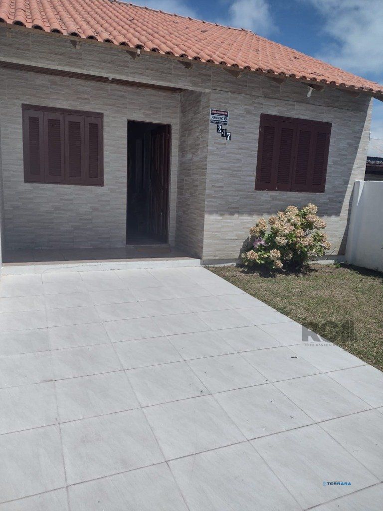 CASA -  2 dorms - 2 vagas - 57,00 m² - CIDREIRA