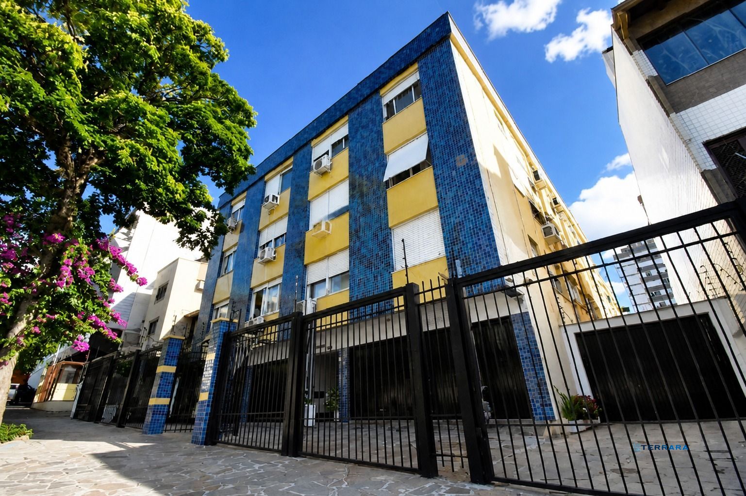 ÓTIMO APARTAMENTO DE  2 DORMITÓRIOS NA RUA MIGUEL COUTO