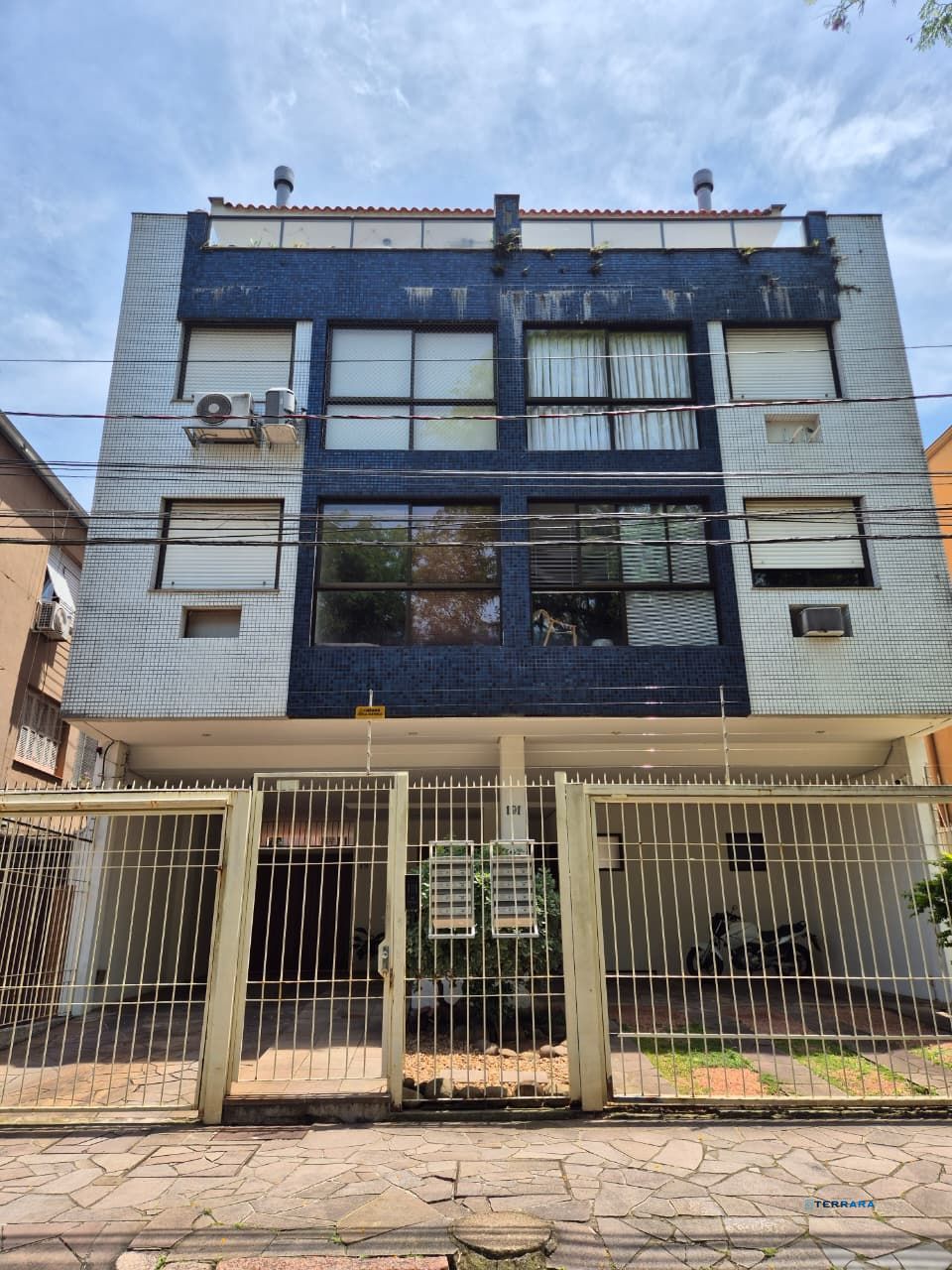 1Suíte, com vaga e churrasqueira