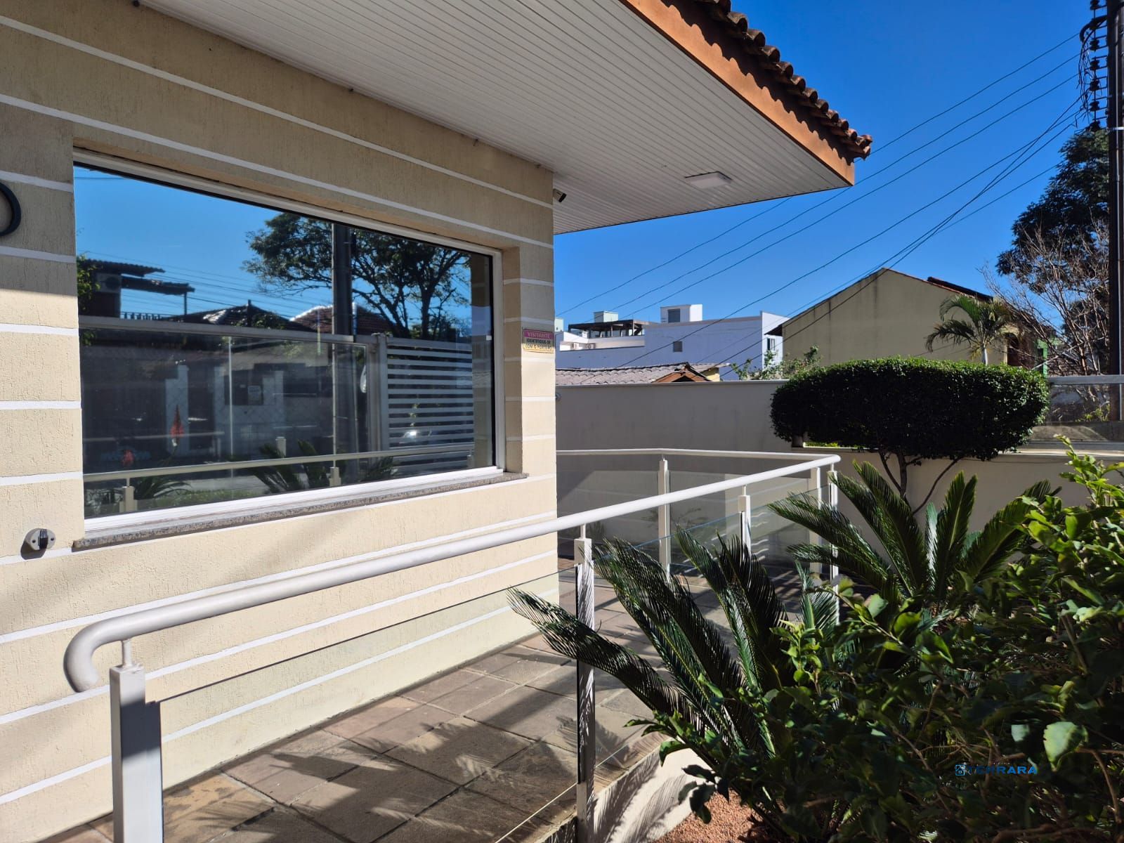 Casa em condomínio com infra