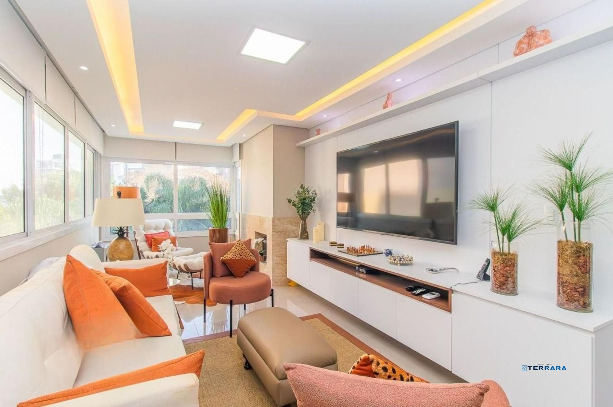 Apartamento com 83m² e 2 dormitórios, 2 suítes, 3 vagas no bairro Petrópolis
