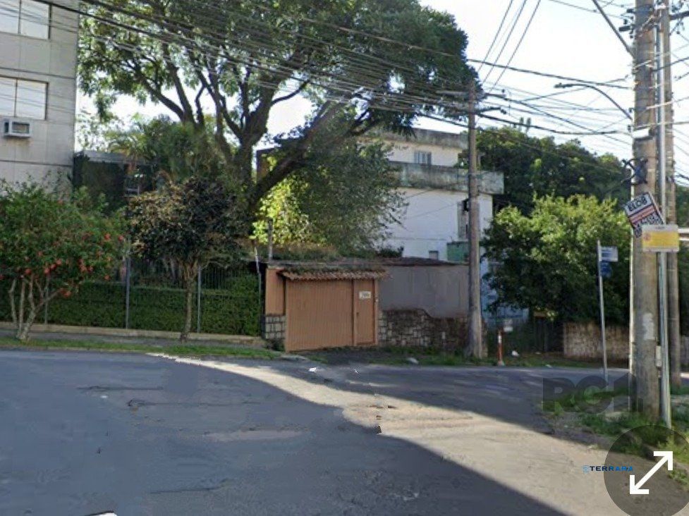 Terreno 10m×30m próximo ao Iguatemi