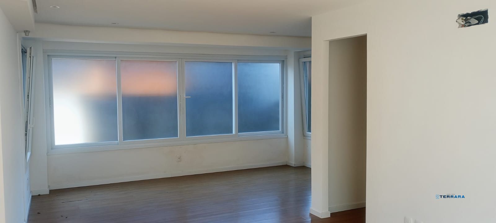 Conjunto Comercial, 1 sala, à venda, 64 m², Centro - Gramado — foto 2